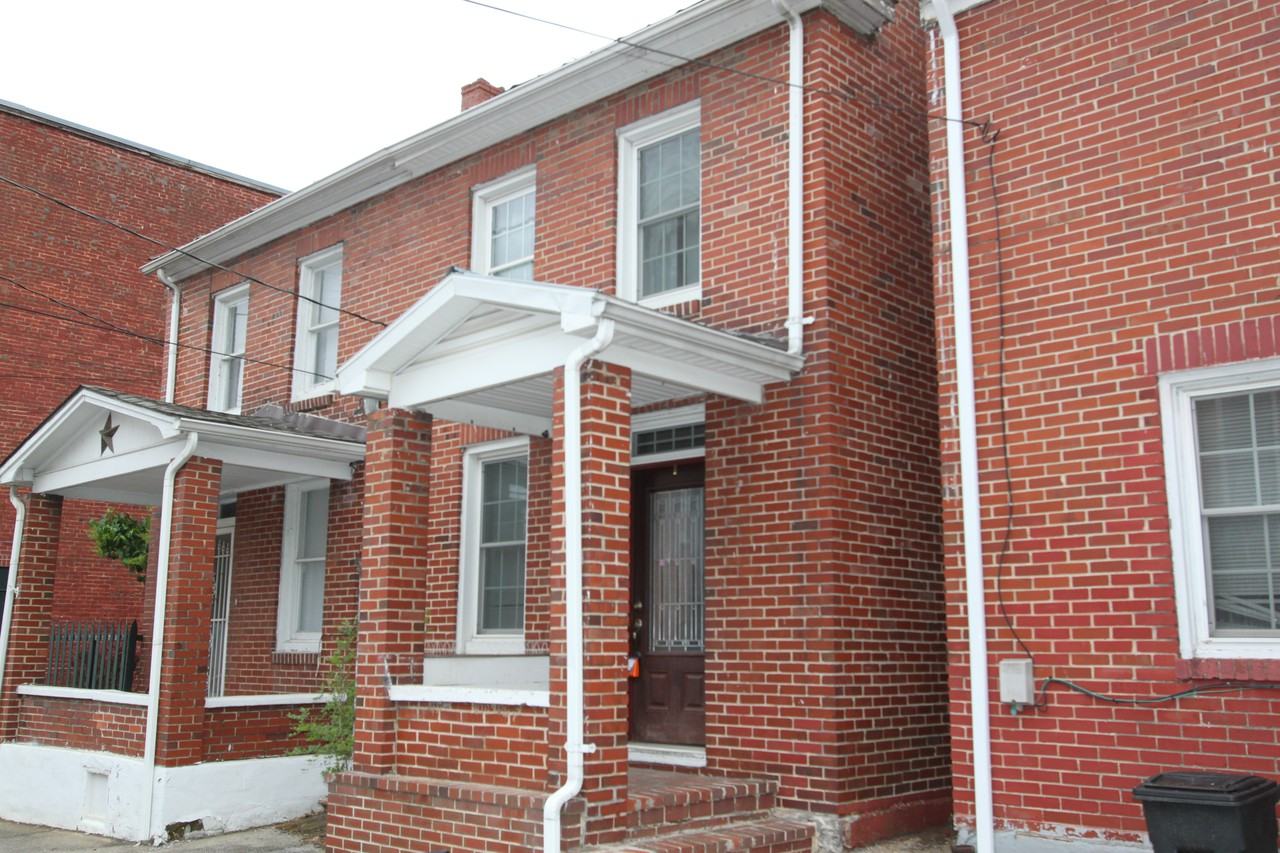 106 N Maple Ave - Photo 2 of 34