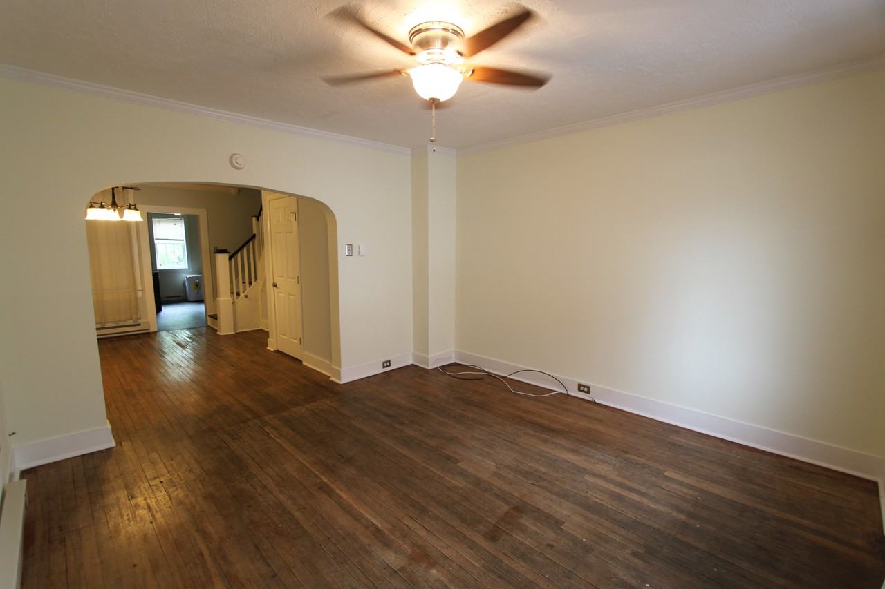 106 N Maple Ave - Photo 3 of 34