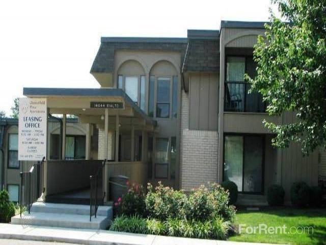 Chesterfield Place Apartments - Photo 3 of 36