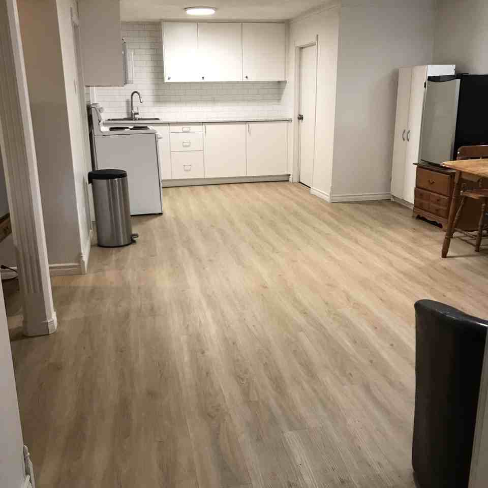 577 Dalhousie Dr - Photo 2 of 2