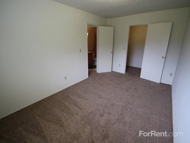 Lisa Ridge Apts - Photo 2 of 16