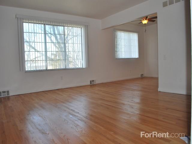 North Shore Apartments - Photo 2 of 20