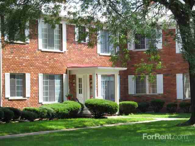 North Shore Apartments - Photo 3 of 20