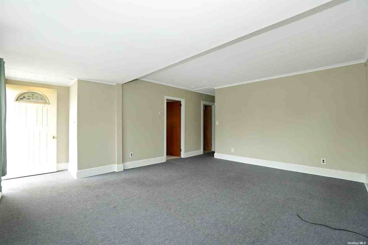 121 Jaycox Ave - Photo 3 of 13