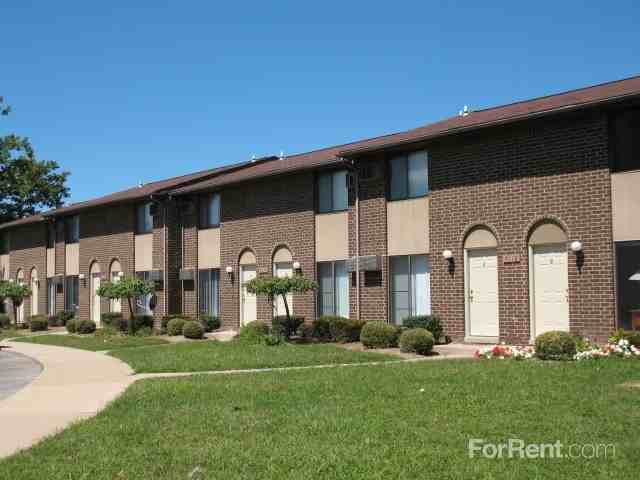 Pinehurst Place Apartments 1435 Bernath Pkwy, Toledo, OH 43615 Zumper