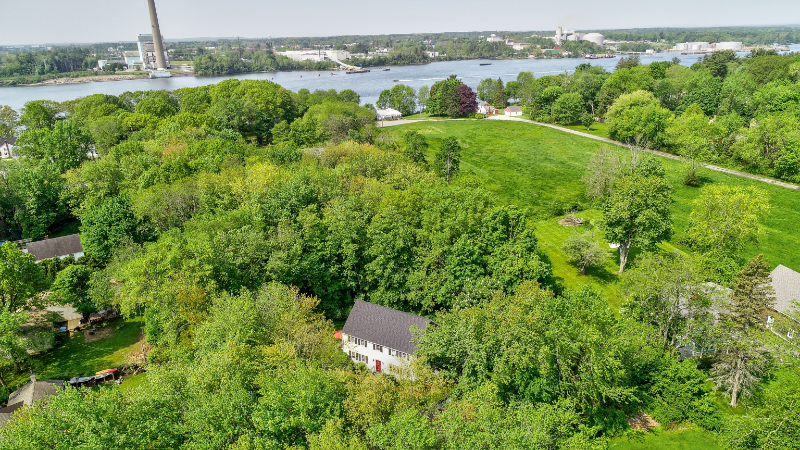 671 Main St #A - Photo 5 of 32