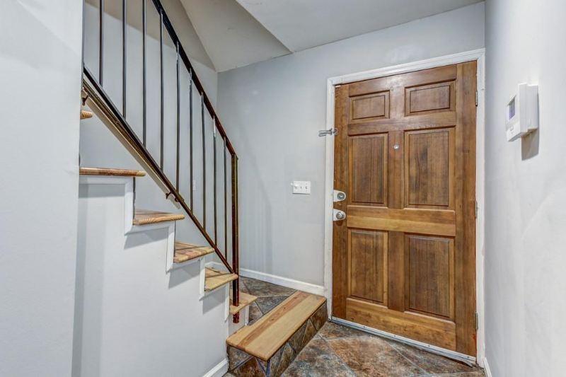 759 Myrtle St Ne #B - Photo 2 of 23