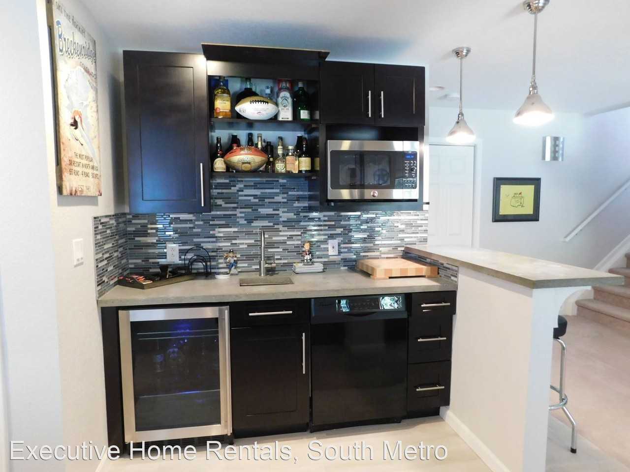 7742 S Glencoe Ct - Photo 2 of 4