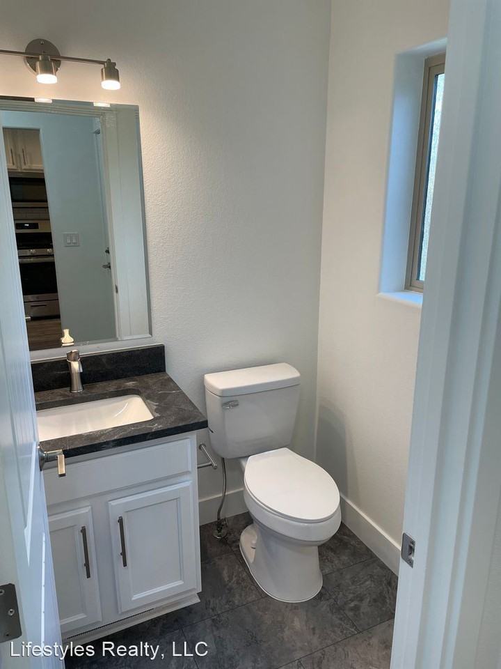 2486/2488 SW Timber View Court - Photo 3 of 18