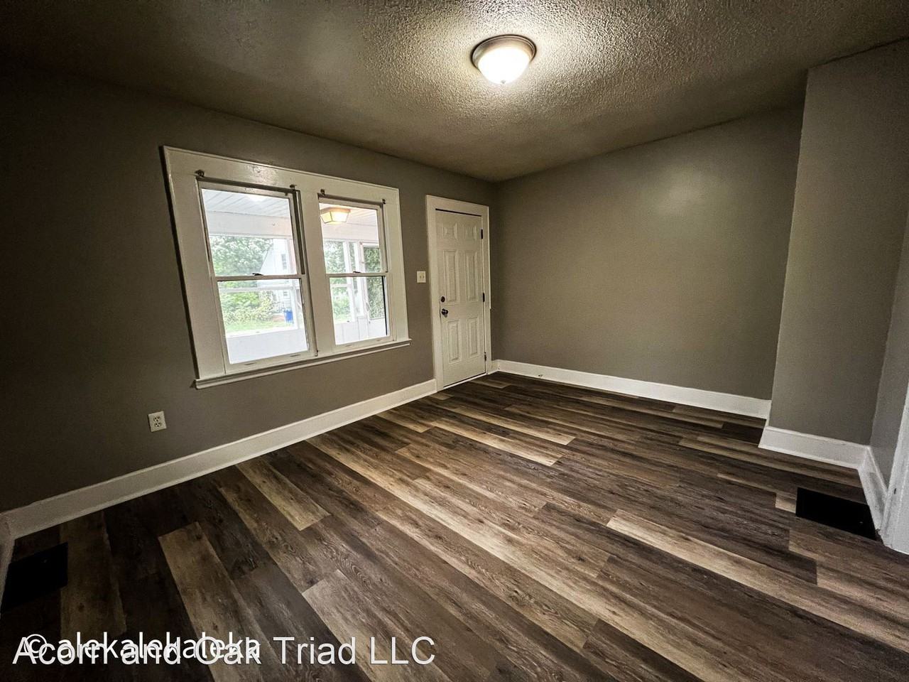 1423 Dellabrook Rd - Photo 3 of 13