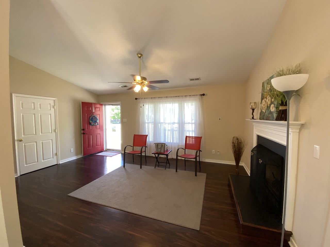 9055 Castle Point Rd - Photo 2 of 19