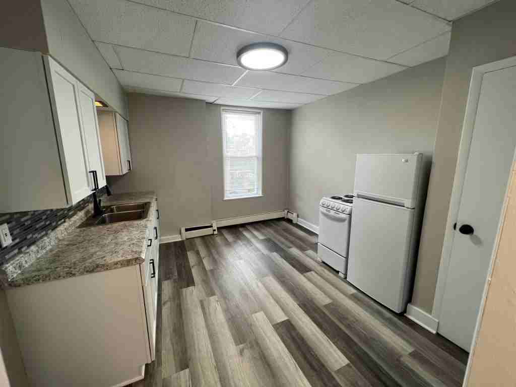 458 Canal St - Photo 3 of 11