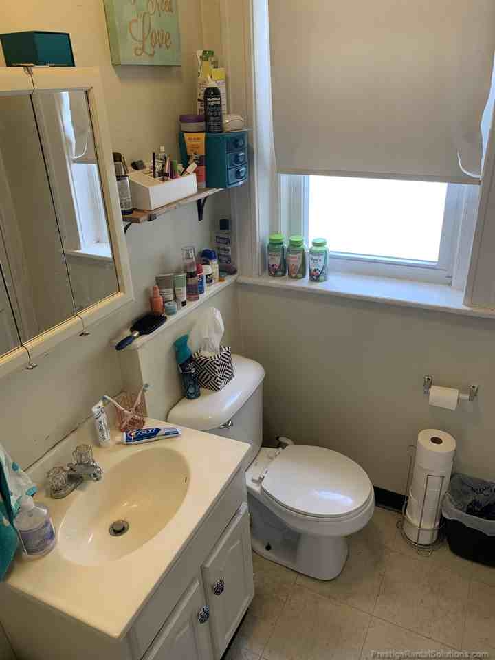 Woodstock Ave #9 - Photo 6 of 11