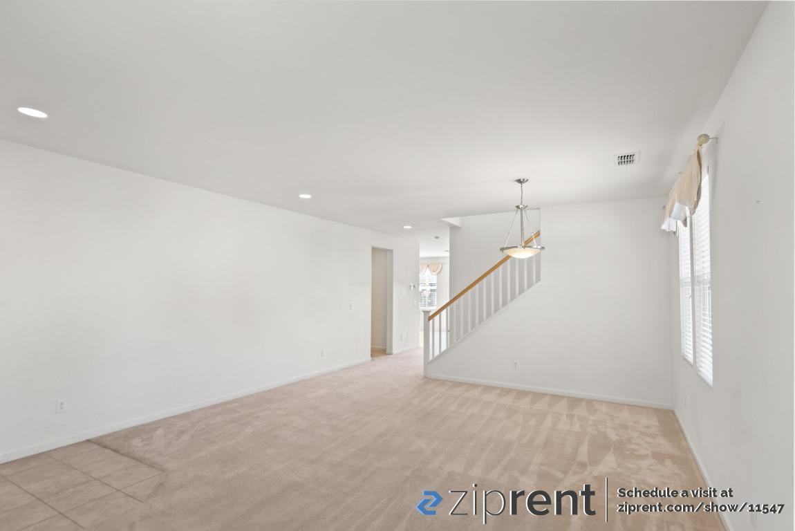 561 Cottage Park Dr - Photo 3 of 20