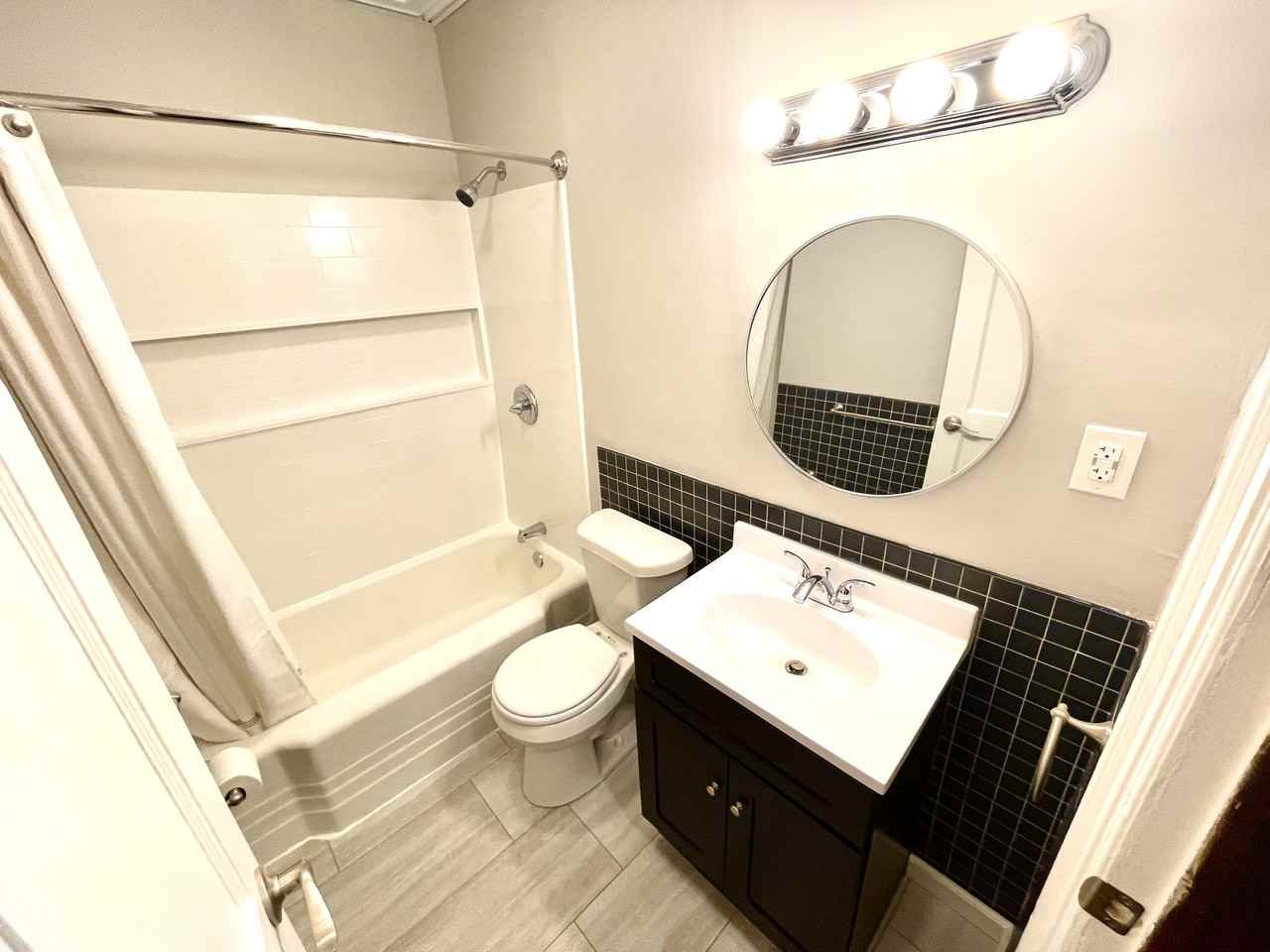 50 Barry Pl - Photo 2 of 7