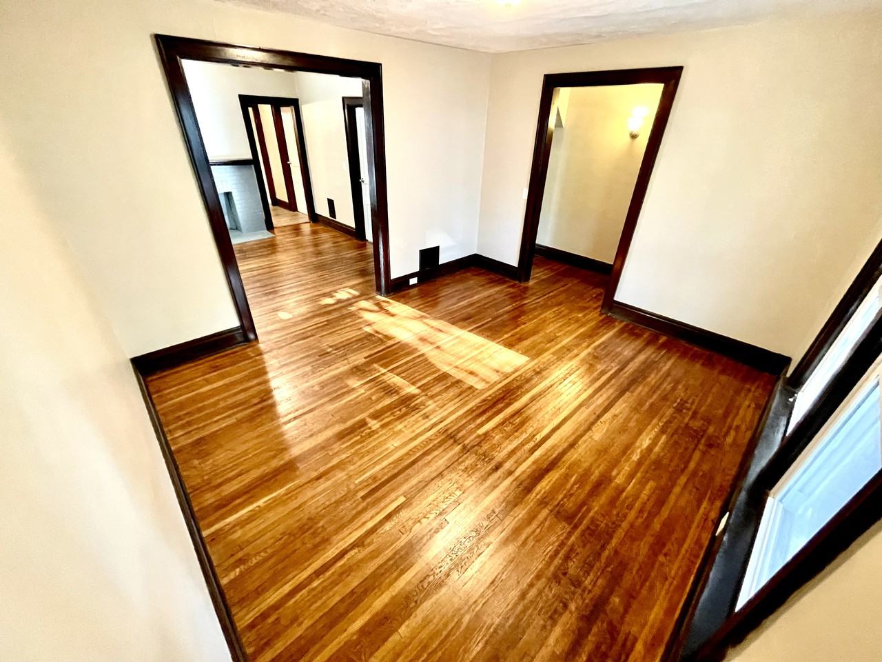 50 Barry Pl - Photo 3 of 7