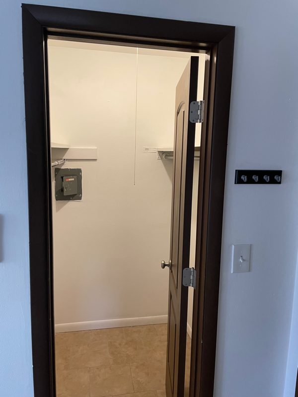 650 Westmoreland Dr - Photo 3 of 10