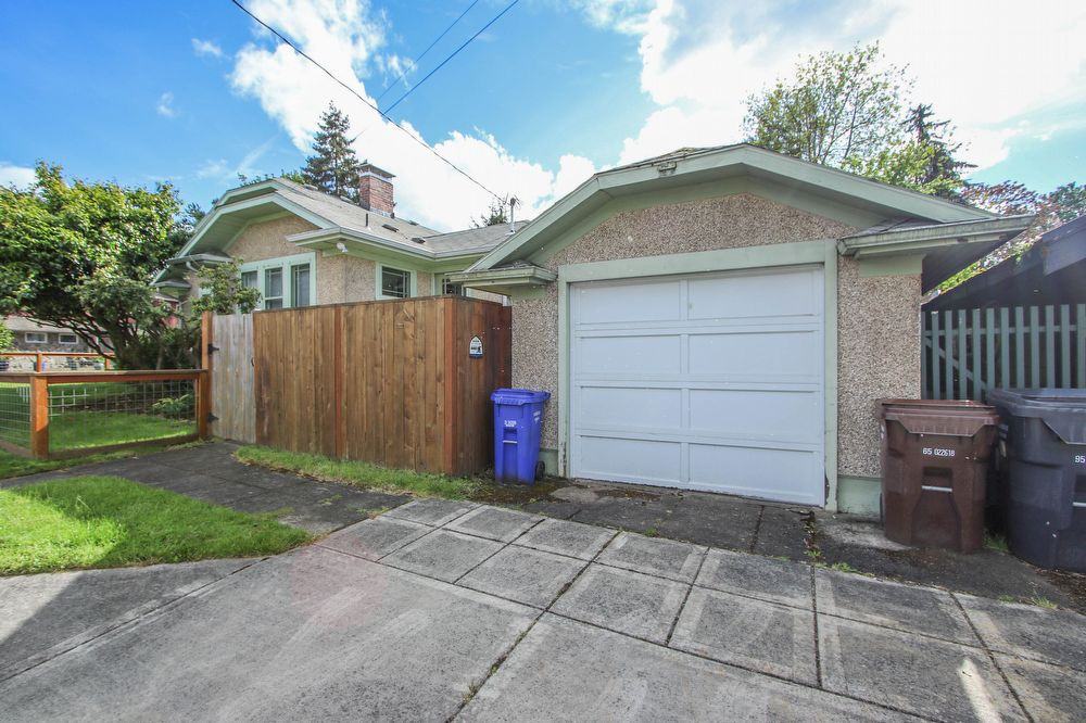 200 W Clackamas Blvd - Photo 2 of 27