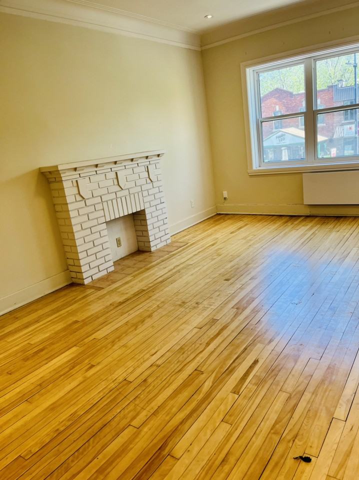 4310 Av Harvard - Photo 2 of 10