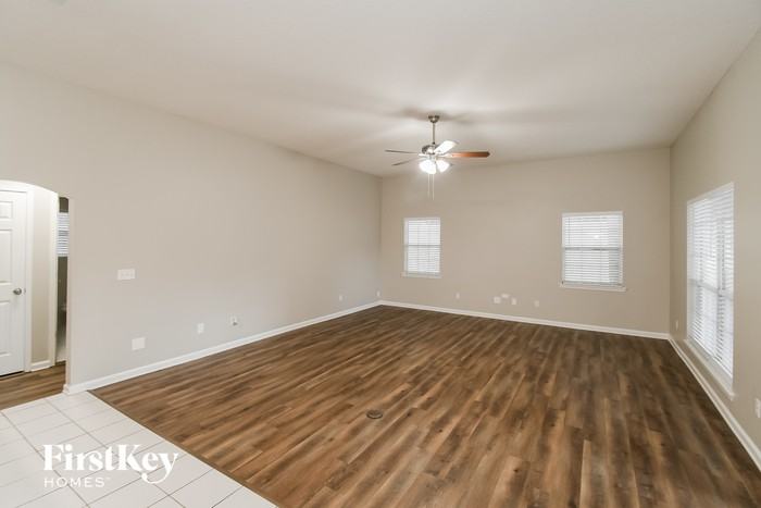 2873 Everholly Ln - Photo 3 of 15