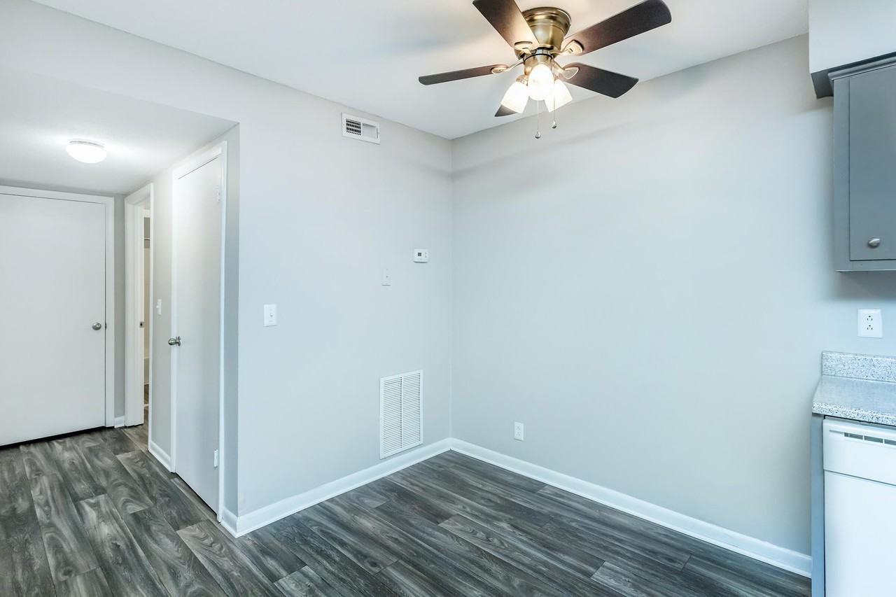 Hunter Chase - Photo 6 of 71