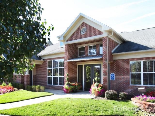 Fairlane at Town Center Apartments - Photo 2 of 10