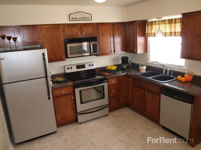 Farmingdale Townhouses - Photo 3 of 63