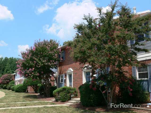 Lakeview Village and Lakeview Terrace Apartments - Photo 2 of 23
