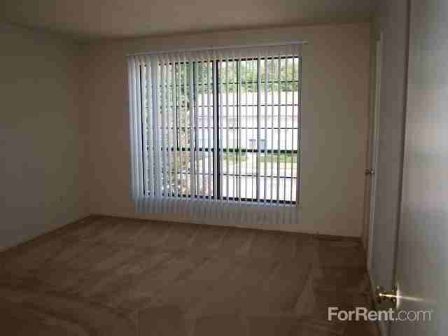 Lakeview Village and Lakeview Terrace Apartments - Photo 3 of 23