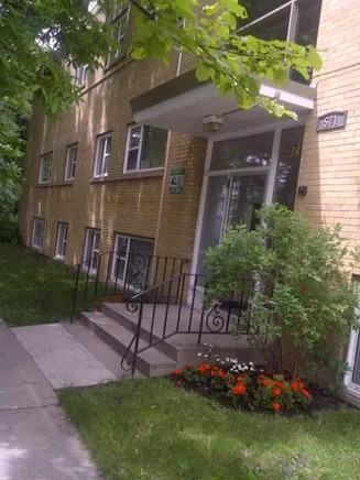 571 Wardlaw Avenue ##32 - Photo 2 of 8