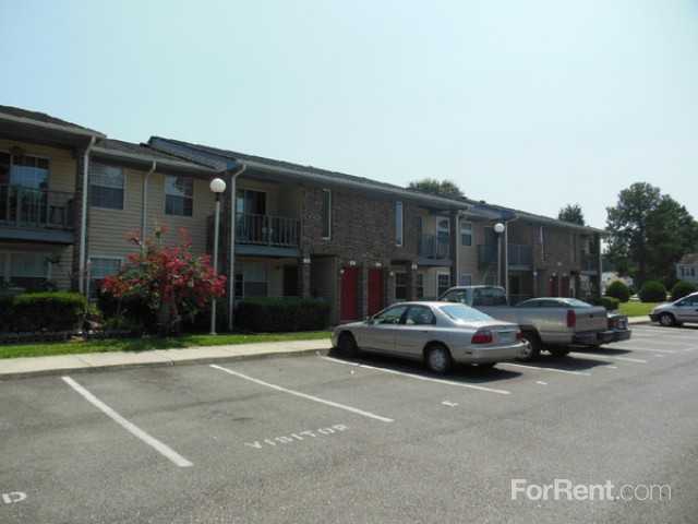 Collinwood Square Apartments - Photo 2 of 4