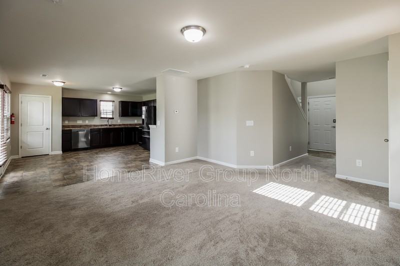 4125 Eastland Ave - Photo 2 of 20