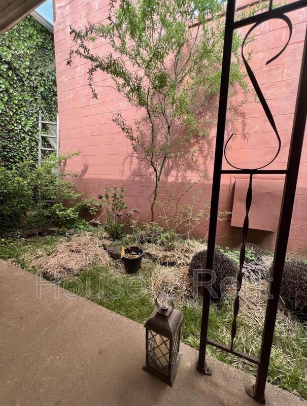 105 W Ford Ave - Photo 2 of 7