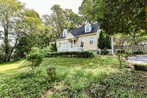 featured image of 6911 Elm Dr