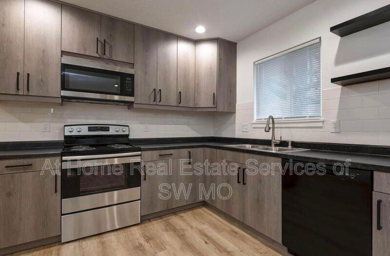 1539 S Fremont Ave - Photo 5 of 15