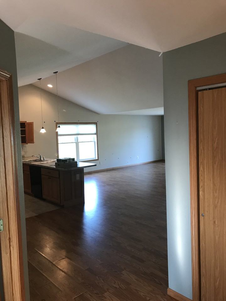 1730 Crooked Avenue - Photo 3 of 7