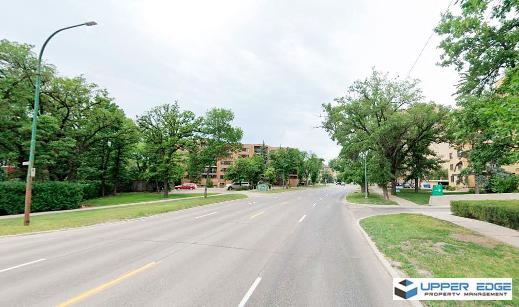 323 Hampton Green Apartments - Photo 3 of 21