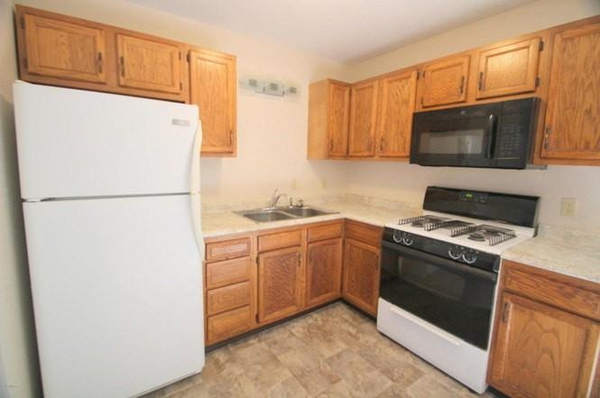 922 Emerald Ave Ne #922 - Photo 5 of 19