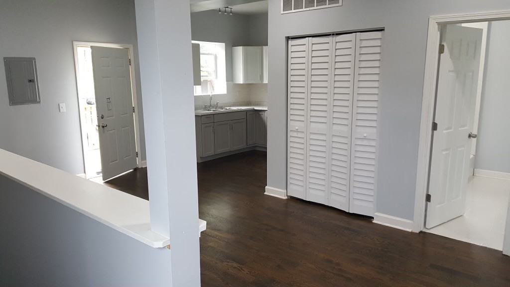 313 S Albany Ave #2 - Photo 2 of 12