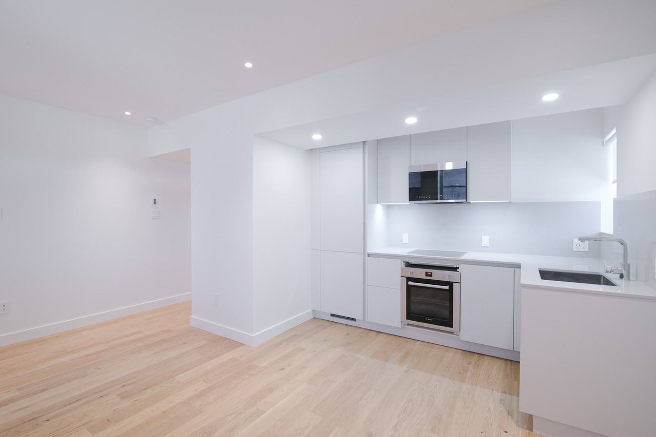 4745 Queen Mary Road Apartments 4745 Ch QueenMary, Montréal, QC H3W