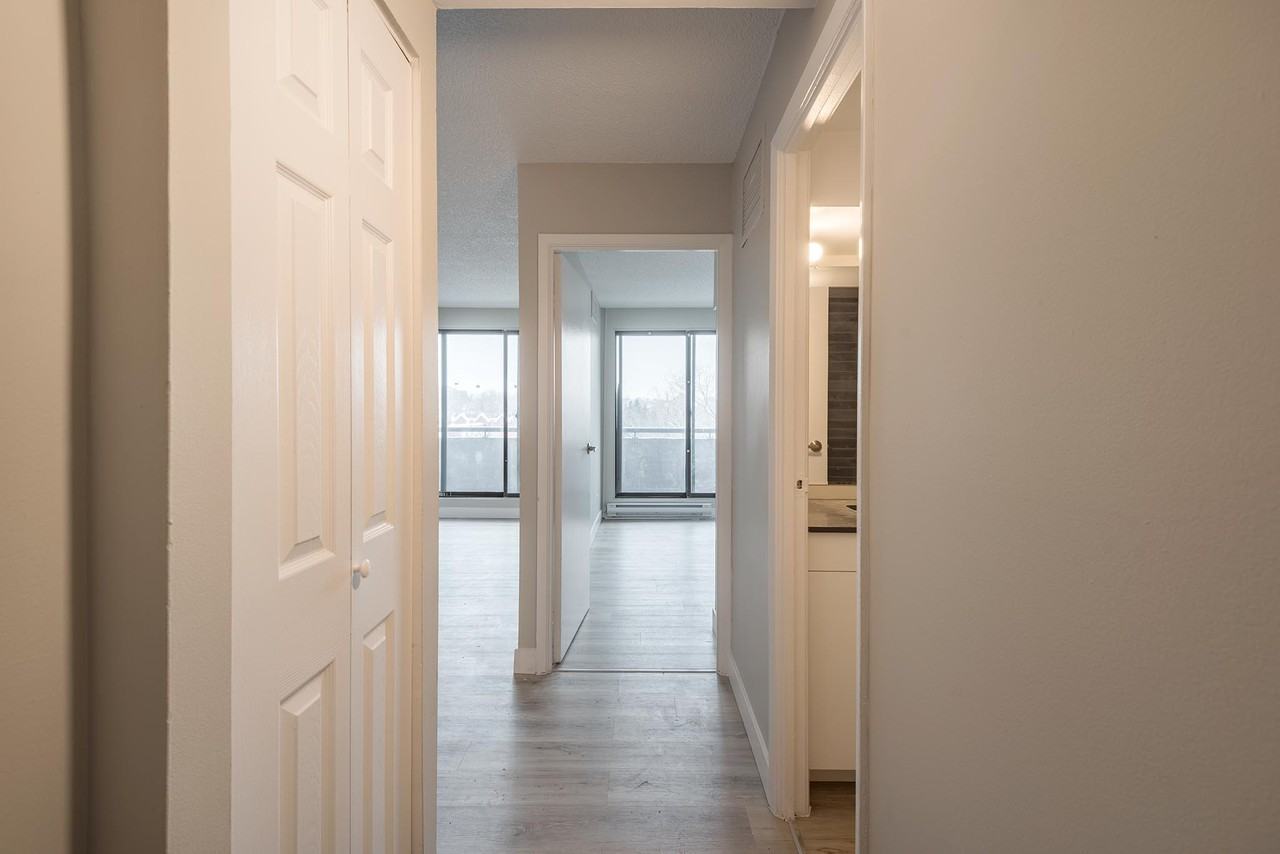 1951 de Maisonneuve Est - Photo 3 of 15