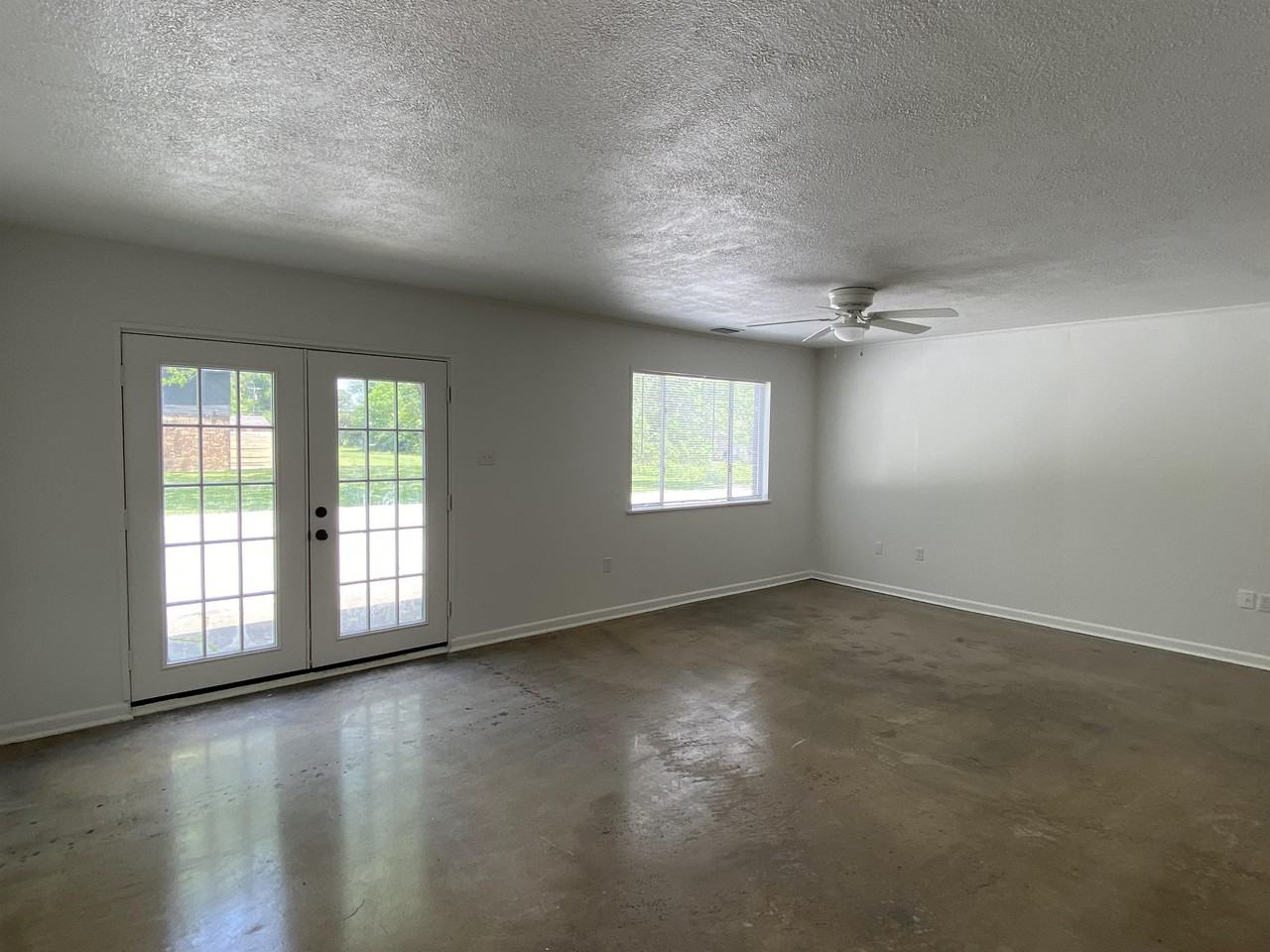 1912 Dave Ward Dr #1912 - Photo 4 of 12