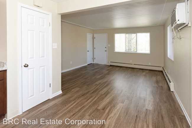 Park 19 Apartments - Photo 3 of 10