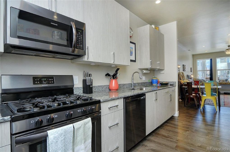 2114 Emma Ln - Photo 4 of 13