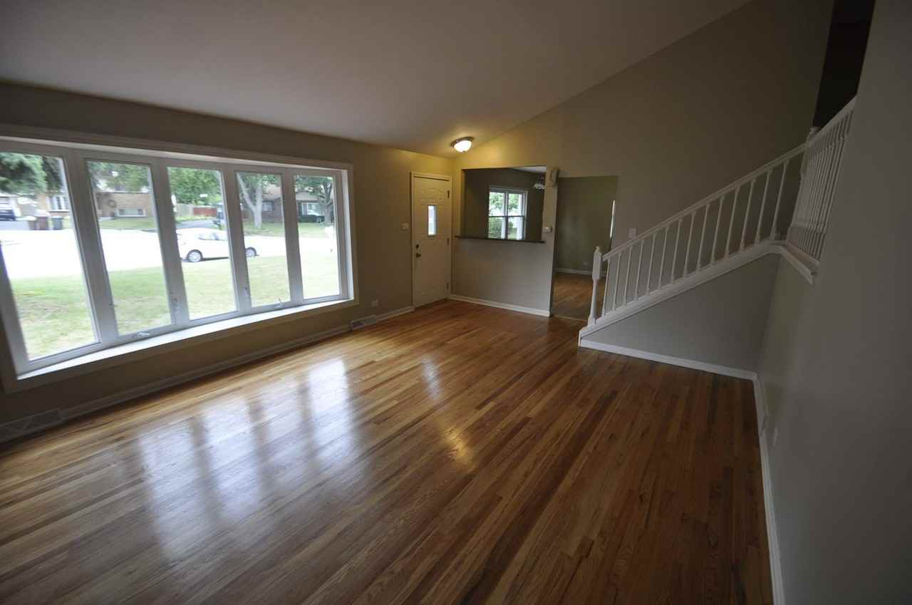 16103 Beth Ct - Photo 2 of 19