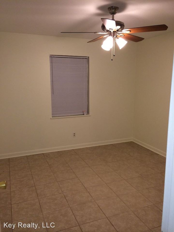 5207A Connella Dr - Photo 2 of 13