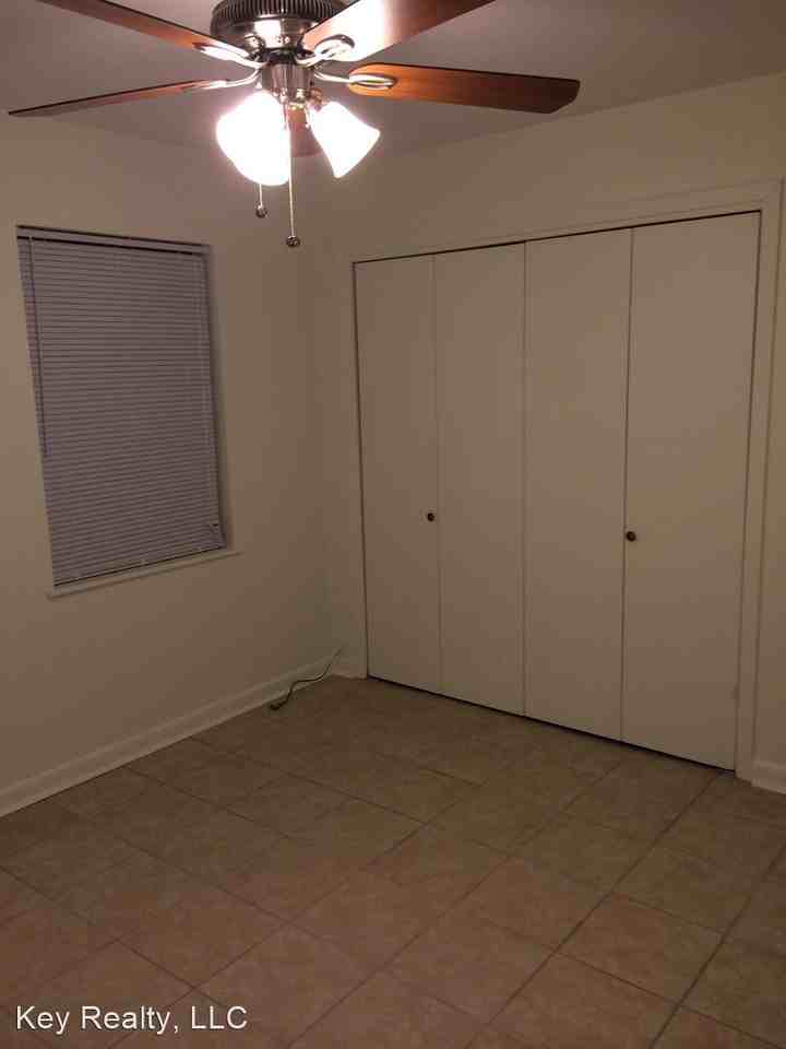 5207A Connella Dr - Photo 3 of 13