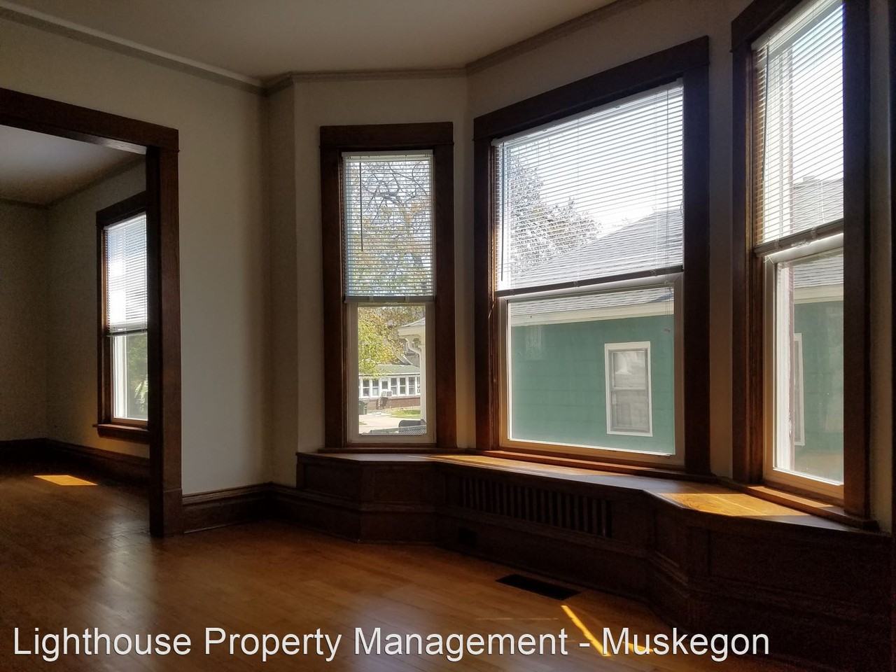 1171 Washington Ave - Photo 2 of 20