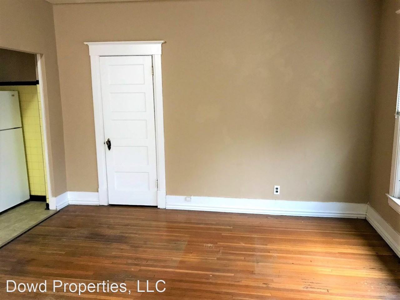 505 1/2 E. Locust - Photo 3 of 8