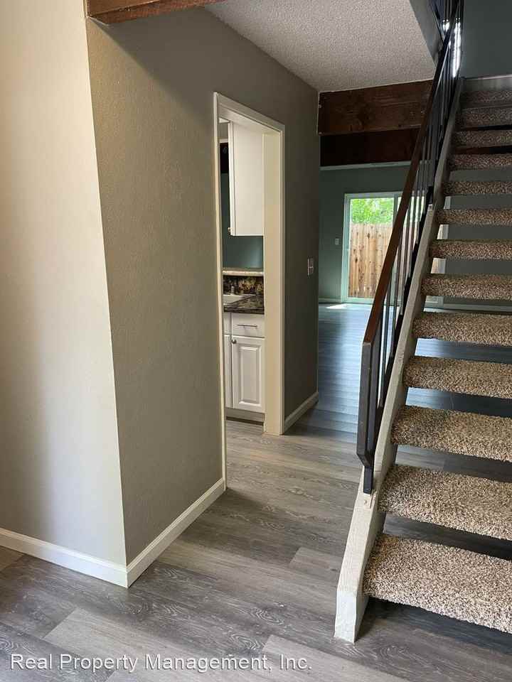 1060 East Street - Photo 3 of 21